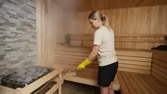 Kuinka usein sauna tulisi puhdistaa? Asiantuntijavinkit ja kotikonsti siivoukseen